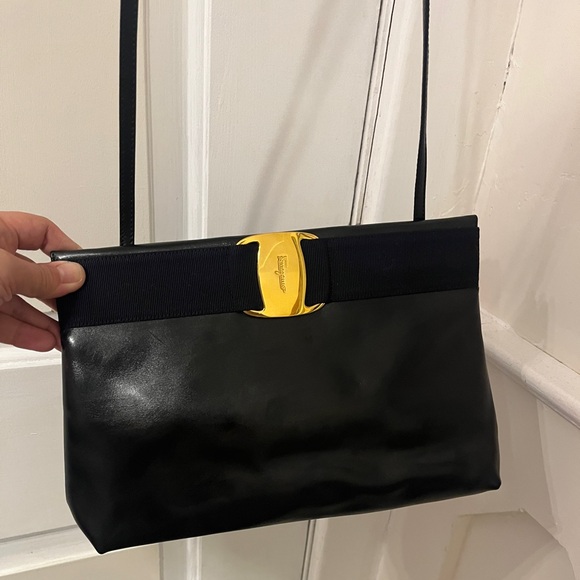 Salvatore Ferragamo Handbags - Salvatore Ferragamo Vala Leather Clutch Crossbody Bag Vara Bow Gold Buckle Purse